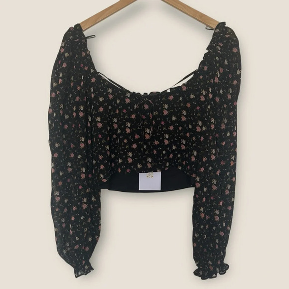 WAYF | NWT Ditsy Long Sleeve Crop Top | Size M | Black Floral - Picture 9 of 12